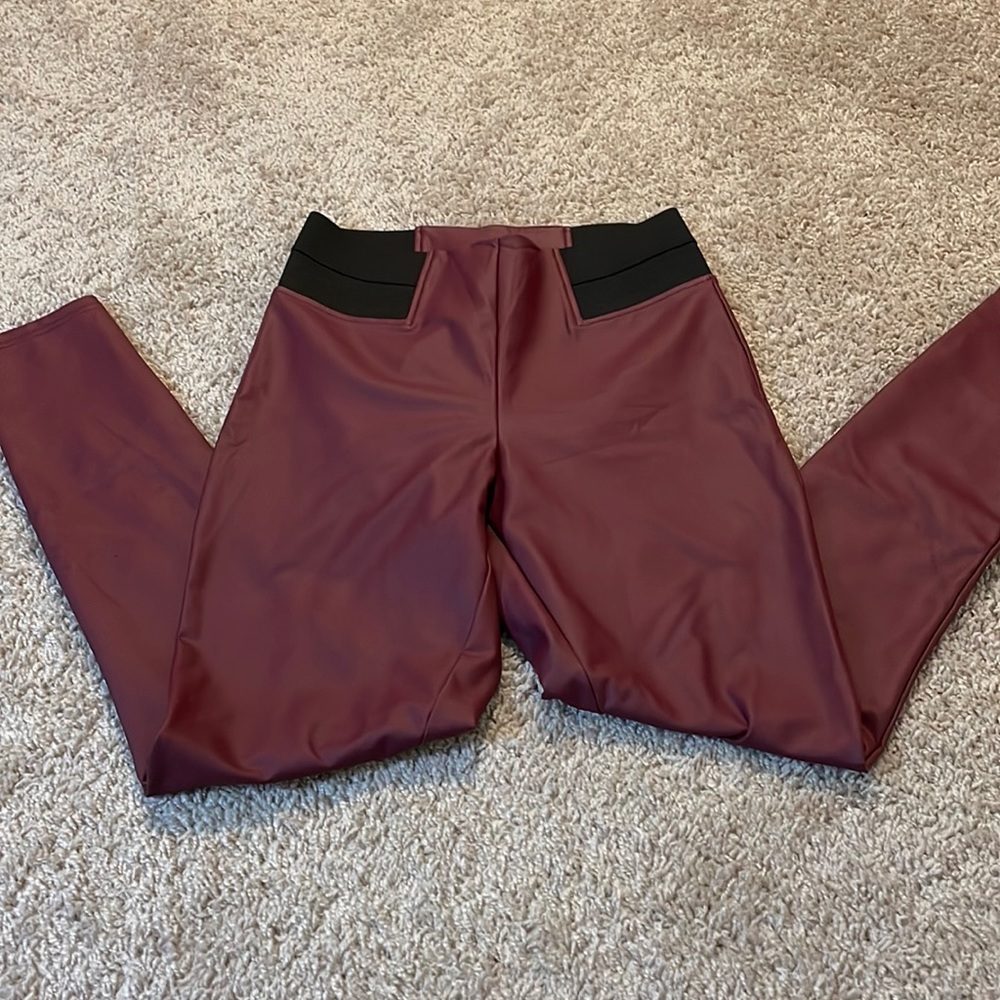Maroon Simply Vera Leather Leggings Size Small